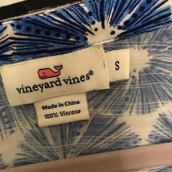 VINEYARD VINES | Women's Printed Sequin Top - Picture 7 of 7